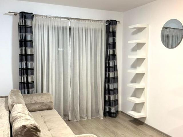 Apartament de inchiriat cu 3 camere,semidecomandat, 70 mp