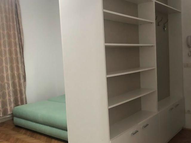 Apartament de inchiriat cu terasa si acces la curte – confort si lin