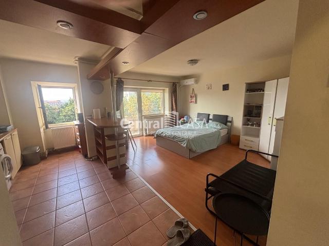 Apartament de închiriat cu o cameră, Centru Bd Independentei