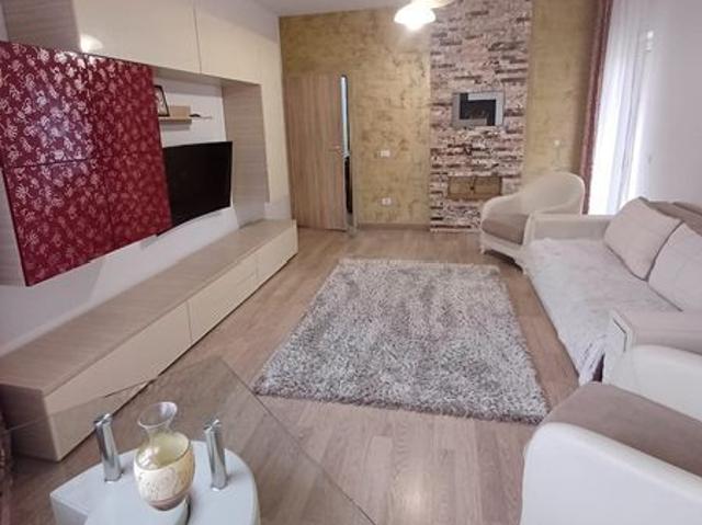 Apartament de închiriat în Tractorul