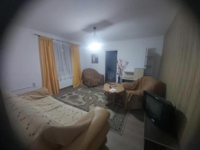 APARTAMENT DE INCHIRIAT IN CENTRU