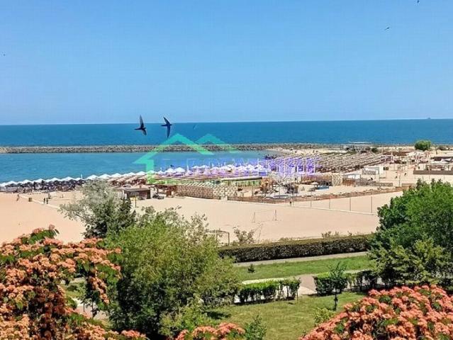 Apartament de inchiriat in Constanta, Faleza Nord 3 camere, 74 mp