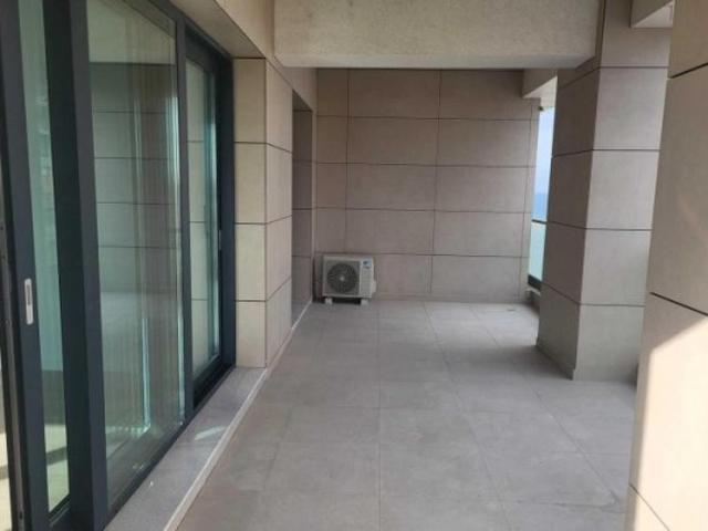 Apartament de inchiriat in Constanta, Faleza Nord 3 camere, 97 mp