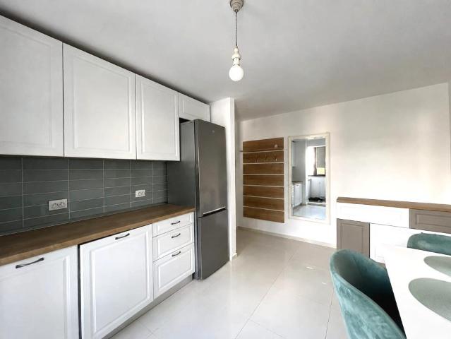 Apartament de inchiriat in Oradea cu 3 camere, renovat, zona Rogerius
