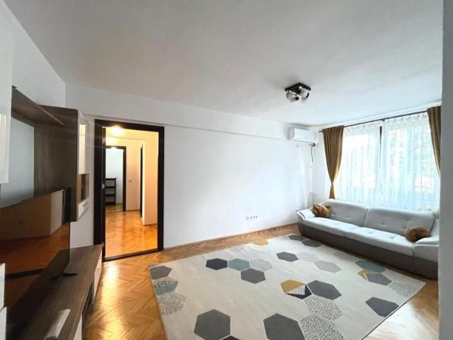 Apartament de inchiriat in Oradea cu 3 camere, renovat, zona Rogerius