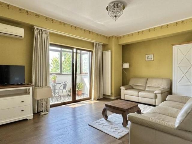 Apartament de închiriat in prima linie la mare / Faleza Nord
