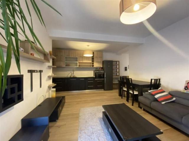 Apartament de inchiriat langa benzinaria ESSO ID C243