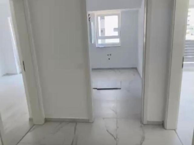 Apartament de inchiriat nemobilat zona Avantgarden
