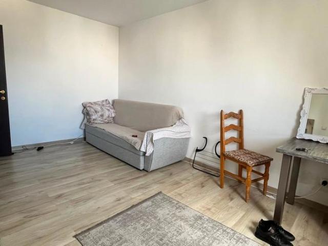 Apartament de inchiriat, o camera, semidecomandat, 30 mp, Mircea cel Batran
