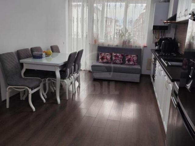 Apartament de Inchiriere 3 camere, APCJ247053FLO