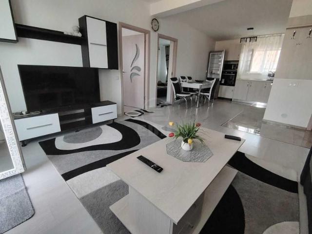 Apartament de Inchiriere 3 camere, APCJ247372FLO