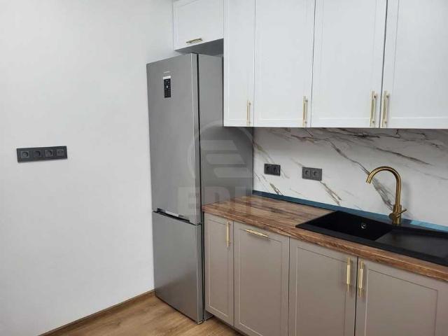 Apartament de Închiriere 3 camere, APCJ356744