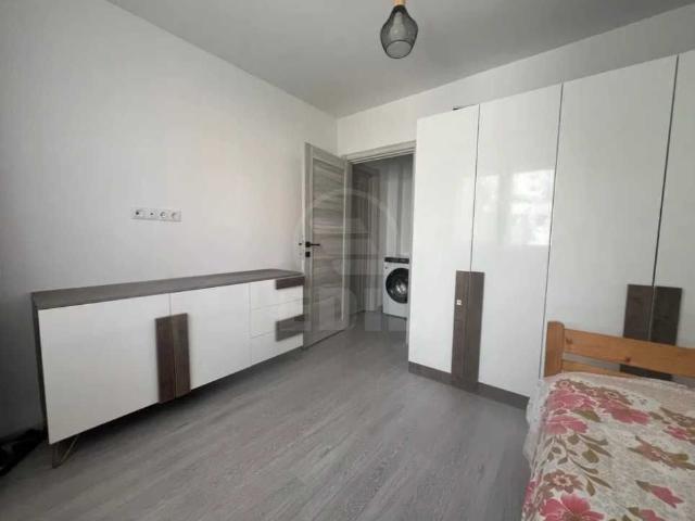 Apartament de Închiriere 3 camere, APCJ357860