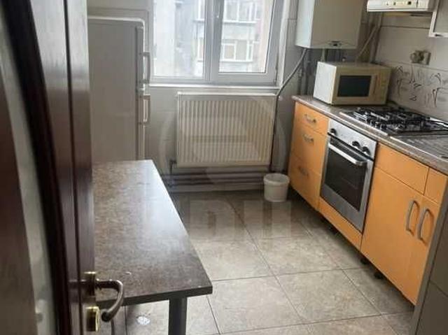 Apartament de Închiriere 3 camere, APCJ358177