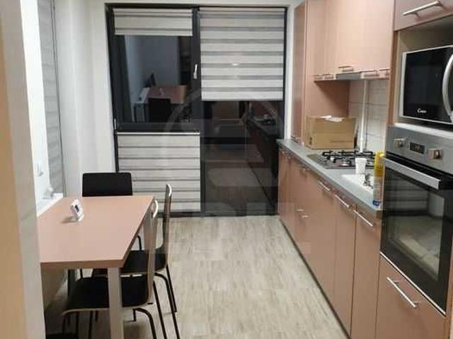 Apartament de Închiriere 3 camere, APCJ359030