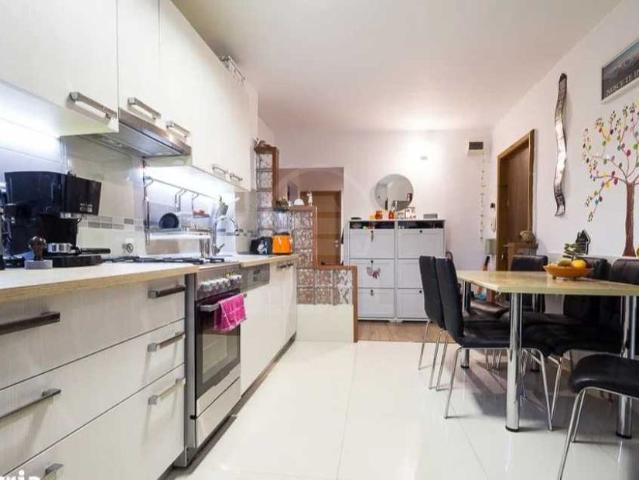 Apartament de Închiriere 3 camere, APCJ359693