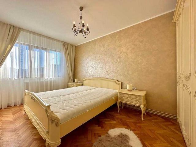 Apartament de Închiriere 4 camere, APCJ354094