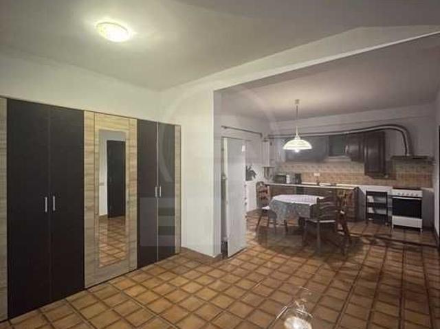 Apartament de Închiriere 4 camere, APCJ355107
