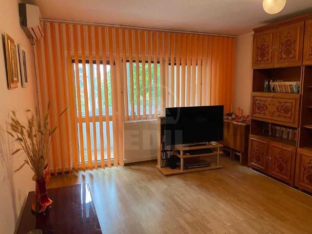 Apartament de Închiriere 4 camere, APCJ358469