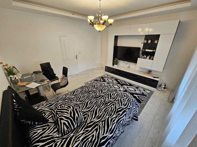 Apartament de Închiriere 4 camere, APCJ358811
