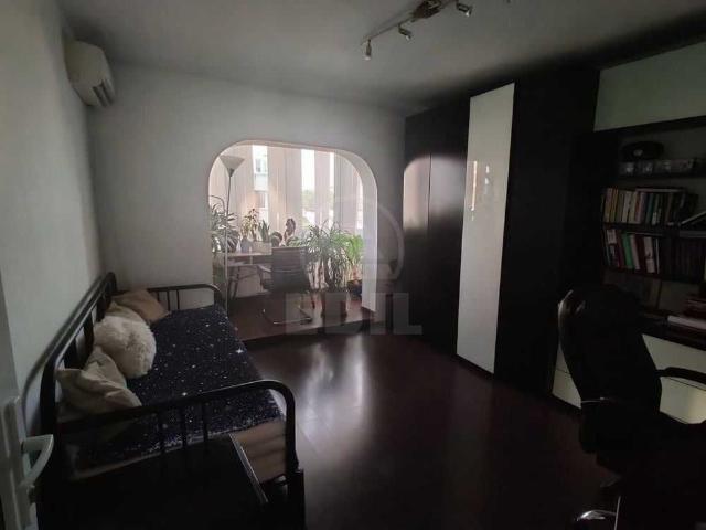 Apartament de Închiriere 4 camere, APCJ359658
