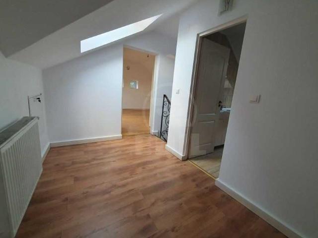 Apartament de Închiriere 5 camere, APCJ359303