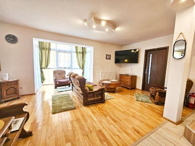 Apartament de Închiriere 6 camere, APCJ336624