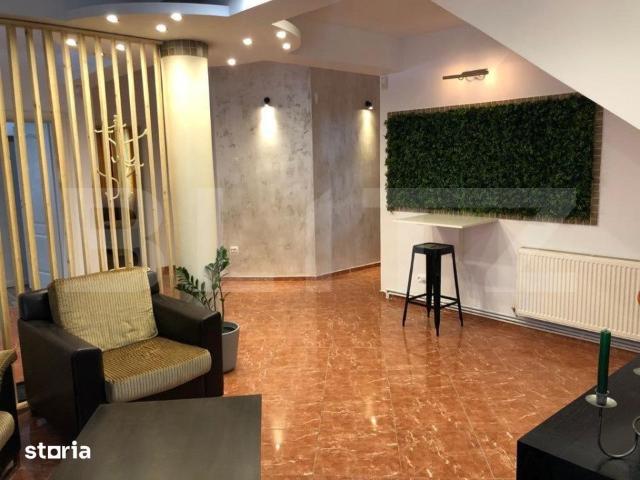 Apartament de lux, 3 camere, 120mp, curte proprie, loc de parcare priv