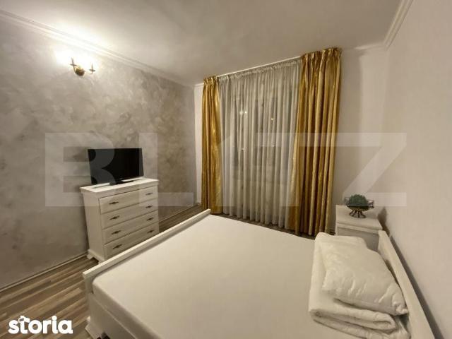 Apartament de lux, 3 camere, 120mp, curte proprie, loc de parcare priv