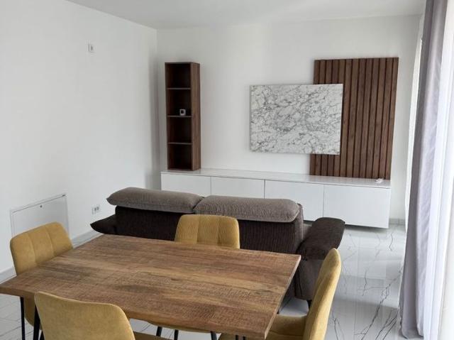 Apartament de Lux,Bulevardul Republicii,etaj 2