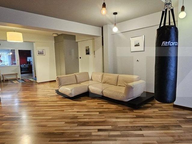Apartament de lux cu 4 camere, 148 mp, la etajul 1, Targoviste