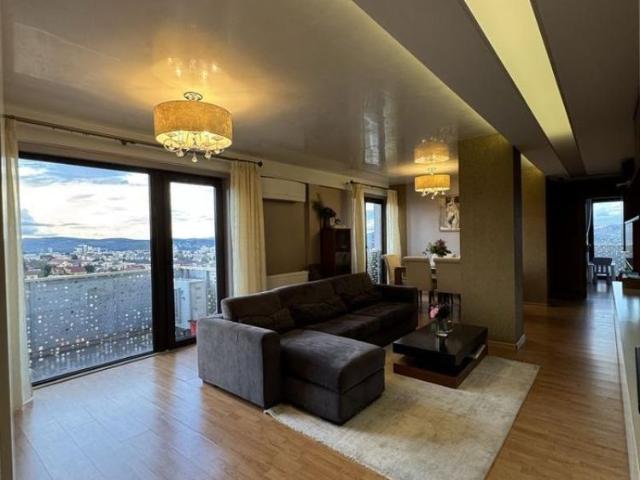 Apartament de lux cu 3 camere si panorama spectaculoasa