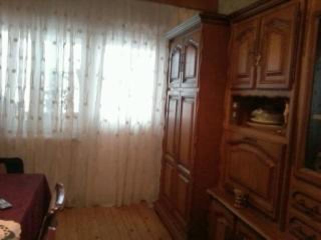 apartament de patru camere zona primarie