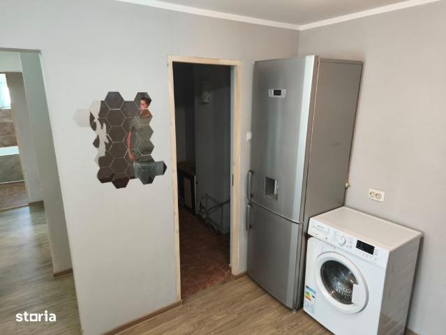 Apartament de vanzare, 3 cam, parter