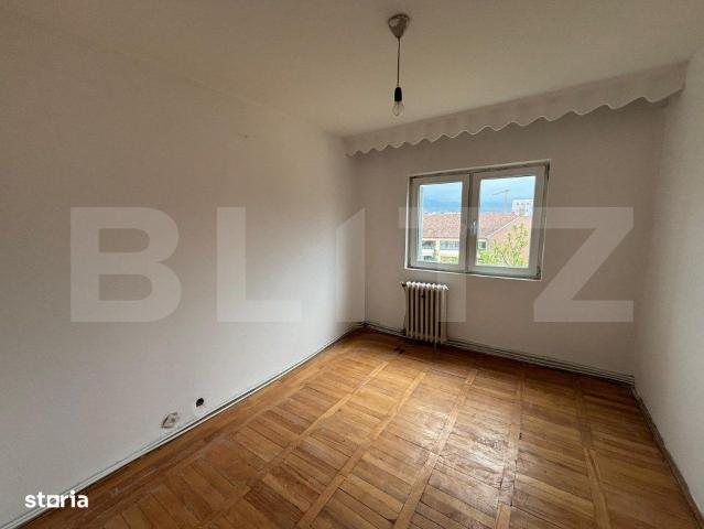 Apartament de vanzare, cu 3 camere, 68,18 mp, zona centrala, Zalau