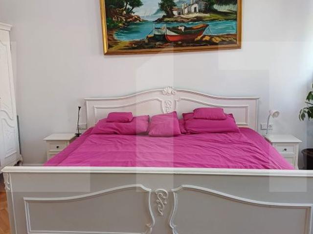 Apartament de vanzare, cu 2 camere, 80 mp, renovat, curte comuna, zona