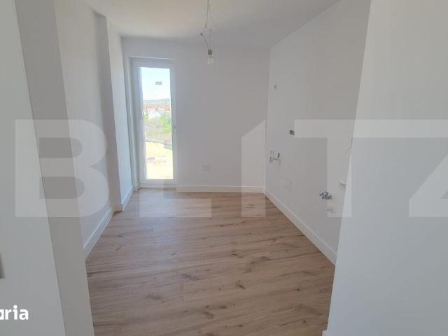 Apartament de vanzare, cu 4 camere, 100 mp, zona Auchan Iris