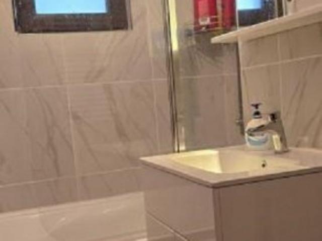 Apartament de vanzare in Constanta, Far 3 camere, 76 mp