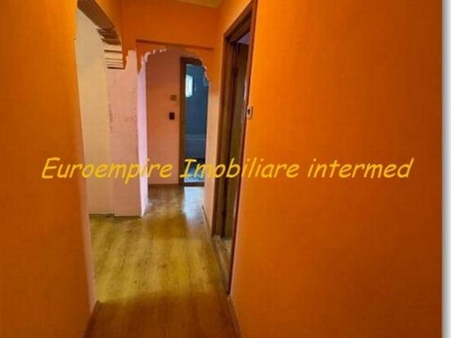 Apartament de vanzare in Constanta, Inel 2 4 camere, 70 mp