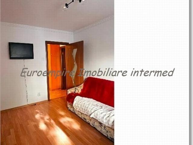 Apartament de vanzare in Constanta, Inel 2 3 camere, 70 mp