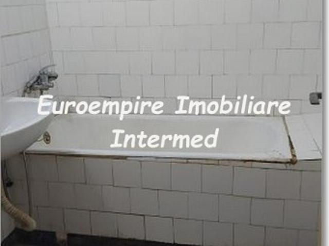 Apartament de vanzare in Constanta, Scoala 8 3 camere, 50 mp
