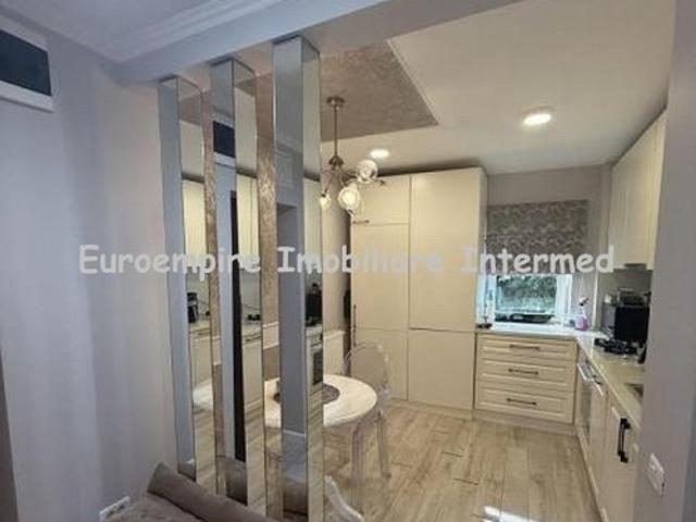 Apartament de vanzare in Constanta, Trocadero 4 camere, 70 mp