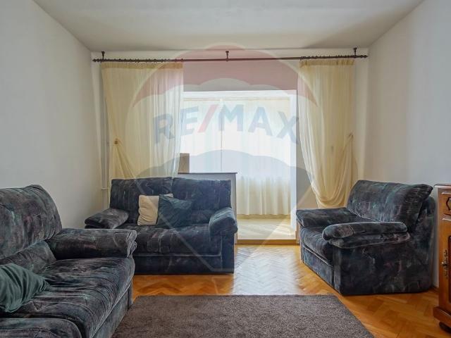 Apartament de vânzare în Răcădău, Valea Cetății