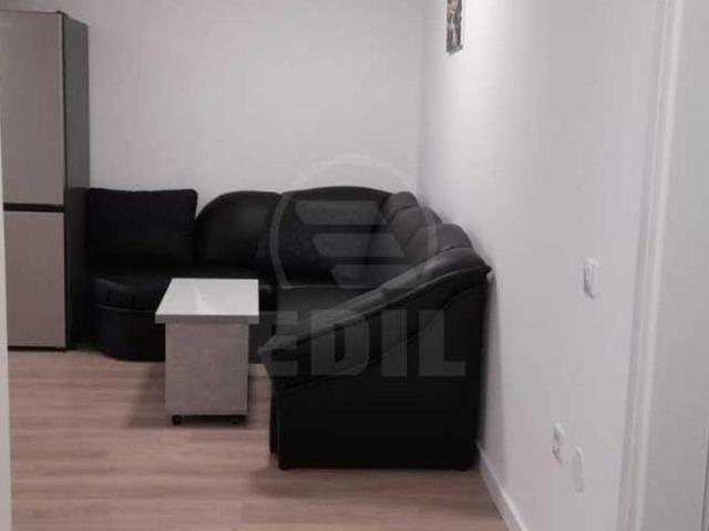 Apartament de 2 camere, semidecomandat, zona Porii
