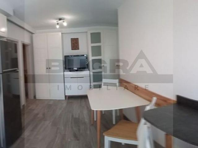 Apartament de 2 camere, 55mp, decomandat, parcare, zona Metro