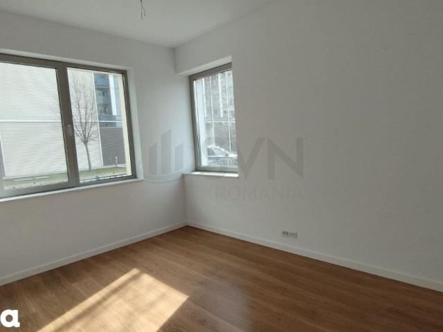 Apartament de 3 camere cu gradina