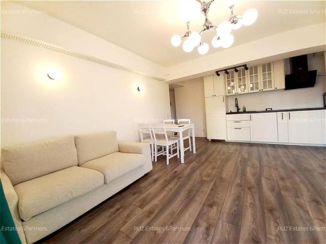 Apartament de 3 camere | Parcare inclusa | Zona Baneasa
