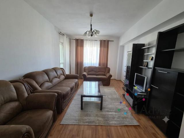 Apartament de 3 Camere pe Două Fețe, cu 2 Băi, 2 Balcoane și 2 Locuri de Parcare