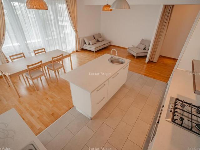 Apartament de 4 camere cu loc de parcare in Laguna Residence semimobilat