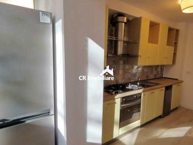Apartament de 4 camere transformat in 3,Domenii
